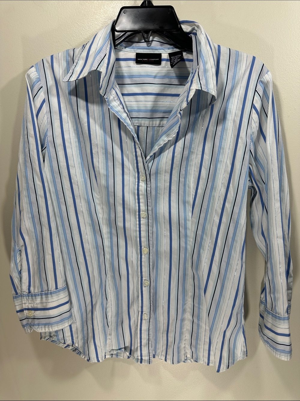 New York & Company Striped Blue silver & White Dress Shirt Classic Collar Medium